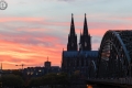 Hohenzollernbrücke in Köln zur blauen Stunde