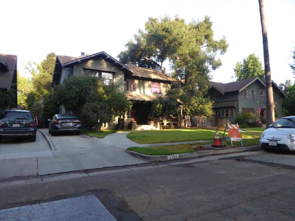 Haus von Lorraine (Anschrift: 1727 Bushnell Ave, South Pasadena, CA 91030)