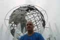 2012 im September vor der Unisphere in New York City