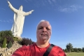 2025 im September vor der Christus-König-Statue in Świebodzin