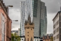 Eschenheimer Turm und Nextower in Frankfurt am Main im November 2021